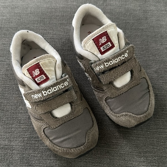 🩶GUC NEW BALANCE Suede Sneakers - Picture 3 of 4